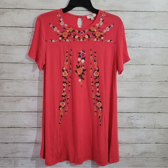 Umgee Boho Floral Embroidered Short Sleeve Tunic / Mini Dress FLAW Size Small - Picture 2 of 10